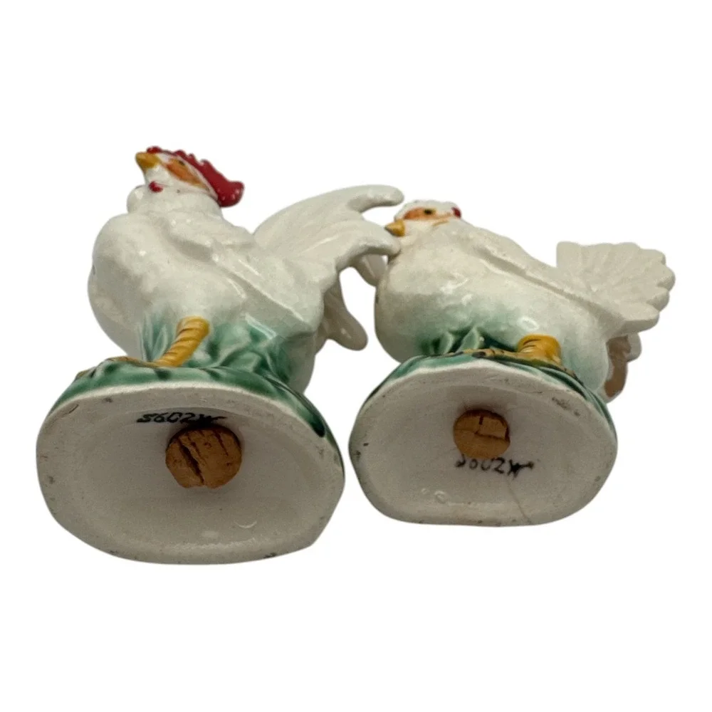 Vintage Ceramic Rooster & Hen Salt and Pepper Shakers Farmhouse Country Kitchen